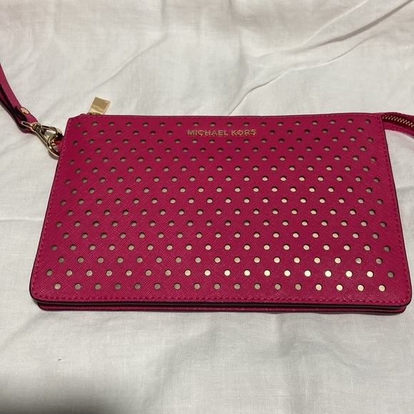 Nwot Michael Kors Jet Set perforated wristlet pouch - Picture 4 of 11